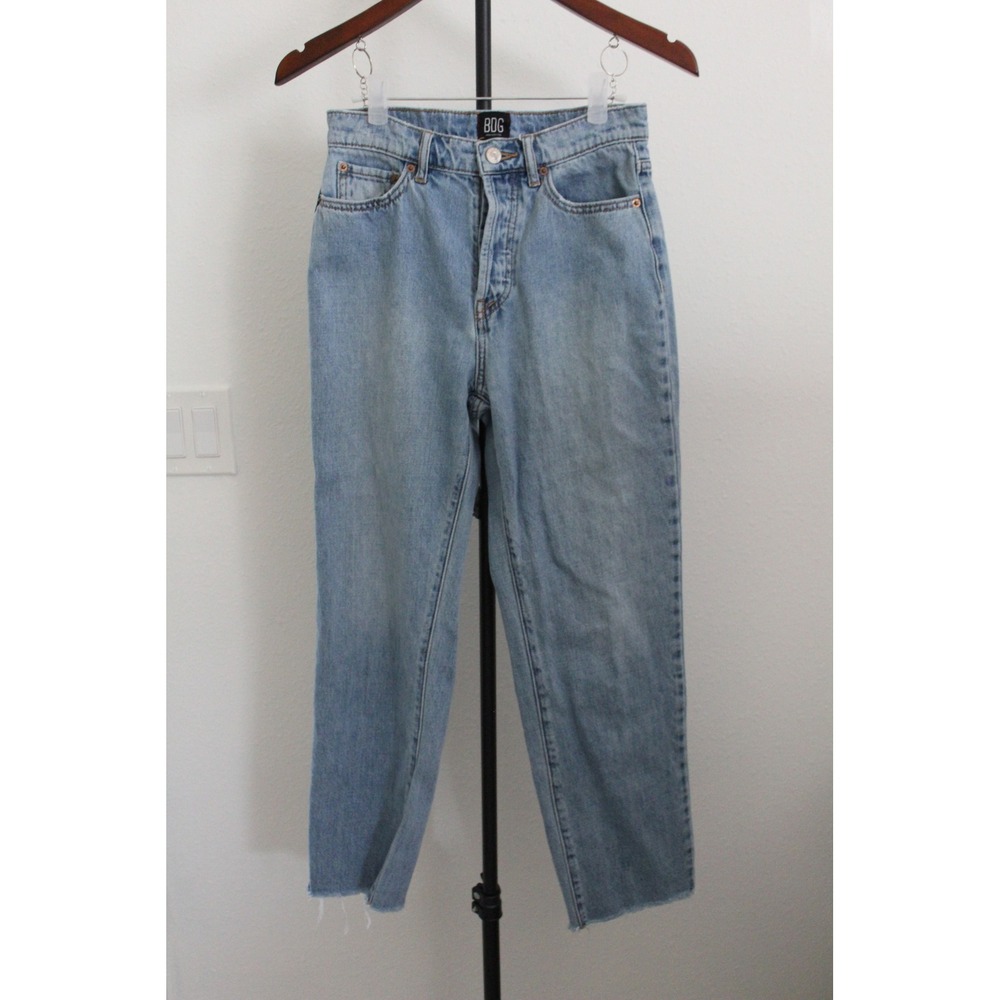 BDG Urban Outfitters Slim Straight High Rise Light Wash Blue‎ Jeans Size 26